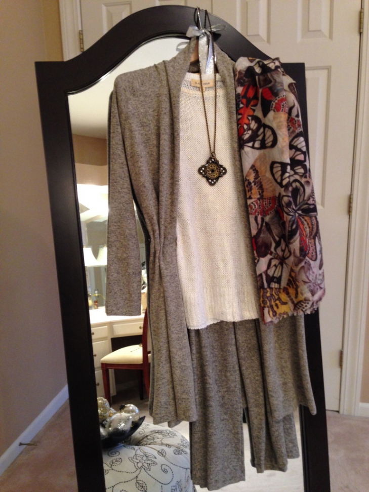Spanista Holiday-Collection-Gift-#5-Loungewear-Inspires-Relaxation.jpeg