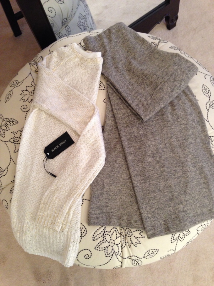 Spanista Holiday-Collection-Gift-#5-Loungewear-Inspires-Sweater.jpeg