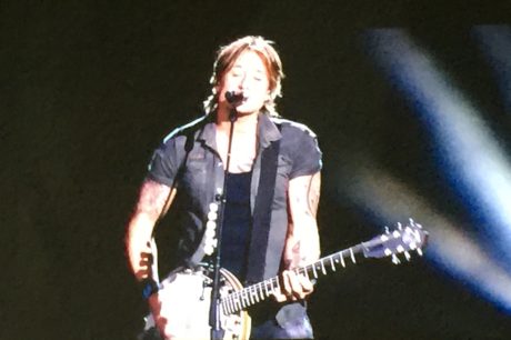 Brilliant-Keith-Urban-Concert-Rocks-Palm-Beach-2.jpeg